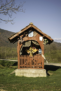 Traditional Orthodox Christian Shrine, Nucsoara, Arges County, Muntenia, Romania, Europe