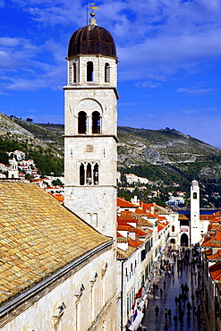 Looking down on the Stradun (Placa) from the Walls above the Pile Gate, Old City, UNESCO World Heritage Site, Dubrovnik, Croatia, Europe