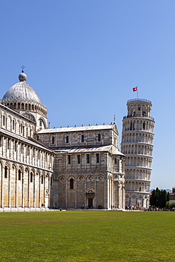 Duomo (Cathedral) and Leaning Tower, UNESCO World Heritage Site, Pisa, Tuscany, Italy, Europe