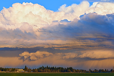 View at storm cloud, USA, Oregon, Willamette Valley