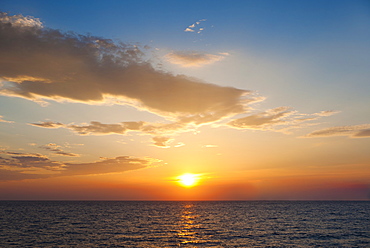 Greece, Aegean Sea horizon at sunrise