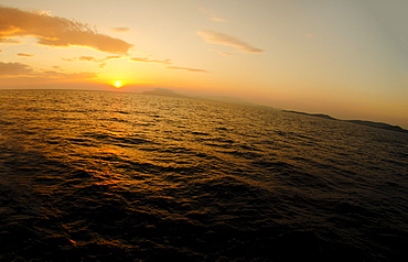 Greece, Aegean Sea horizon at sunrise