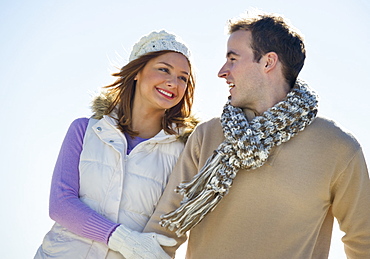 USA, New Jersey, Jersey City, Portrait of young couple