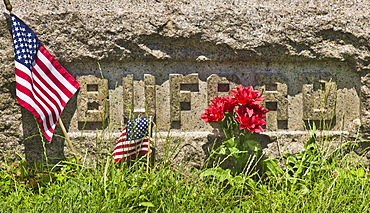 Base of monument to general buffard