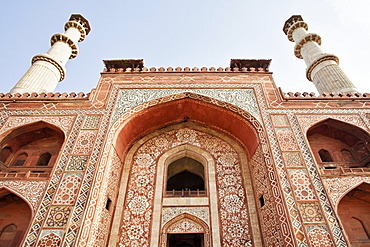 India, Uttar Pradesh, Agra, Sikandra, Akbar's Tomb, low angle view, India, Uttar Pradesh, Agra, Sikandra