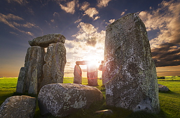 UK, England, Wiltshire, Stonehenge at sunset, UK, England, Wiltshire