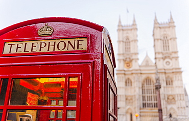 UK, London, Phone booth with Westminster Abbey behind, UK, London