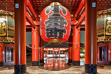 Japan, Tokyo, Asakusa, Senso-Ji Temple, entrance under paper lantern, Japan, Tokyo, Asakusa, Senso-Ji Temple