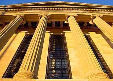 USA, Pennsylvania, Philadelphia, Philadelphia Museum of Art at sunset