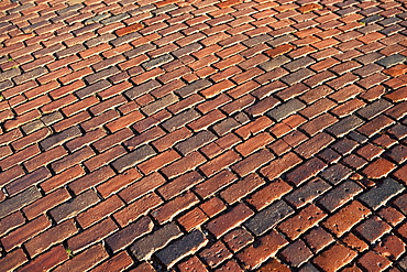 USA, Massachusetts, Boston, cobblestoned road