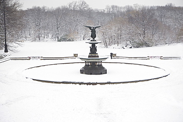 USA, New York City, Central Park, Bethesda fountain in winter