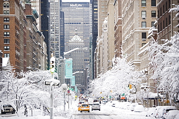 USA, New York City, Park Avenue in winter