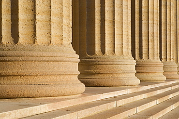 USA, Pennsylvania, Philadelphia, close-up of Philadelphia Museum Of Art colonnade