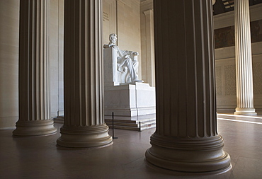 USA, Washington DC, Lincoln memorial between columns