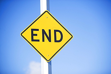 close-up of dead end sign