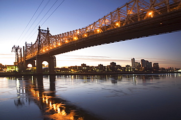 USA, New York, New York City, Manhattan, Queensboro Bridge at dusk