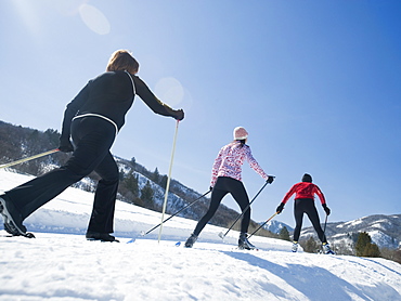 Women cross country skiing