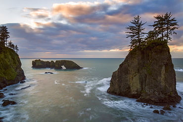 Scenic view of seascape at sunset, Sam Boardman Park, Oregon