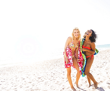 Female friends on beach, USA, Florida, Jupiter