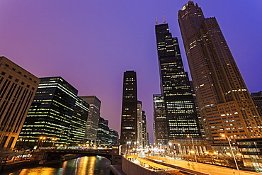 Willis Tower at night, USA, Illinois, Chicago, Chicago River