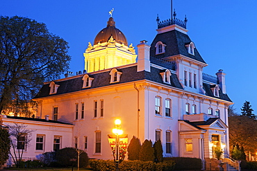 Manitoba Legislative Building and the Governor's house, Canada, Manitoba, Winnipeg, Manitoba Legislative Building,the Governor's house