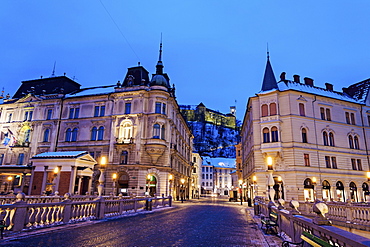 View along Triple Bridge towards Ljubljana Castle, Slovenia, Ljubljana, The Triple Bridge, Ljubljana Castle