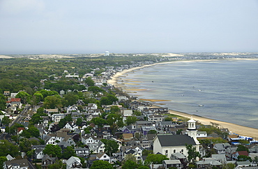 Massachusetts, Cape Cod, Provincetown, Residential district next to coastline
