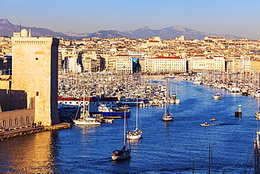 France, Provence-Alpes-Cote d'Azur, Marseille, Cityscape with Vieux port - Old Port