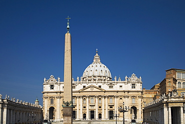 Exterior view of Saint Peterâ€™s Basilica, Vatican City, Italy