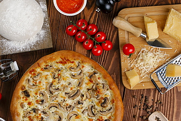 Mushroom pizza with ingredients