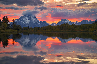 United States, Wyoming, Teton National Park, Sunset over Oxbow Bend in Grand Teton National Park