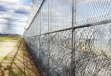 USA, Virginia, Security fence in prison