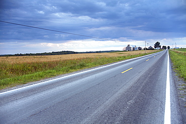 USA, New York State, Rural road