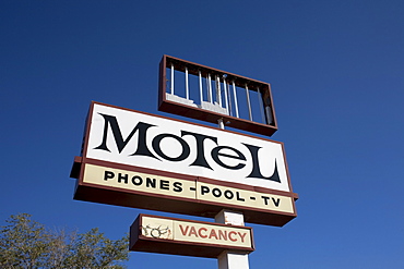 USA, Arizona, Winslow, Old motel sign