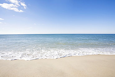 USA, Massachusetts, Waves at sandy beach