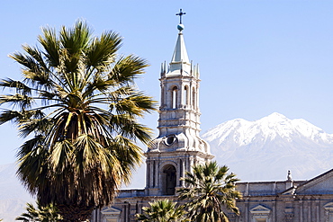 Basilica Cathedral of Arequipa and El Misti Volcano, Arequipa, Peru