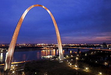 Arch at sunset, St. Louis, Missouri