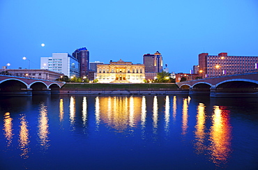 Morning in Des Moines, Iowa. Skyline of the city.