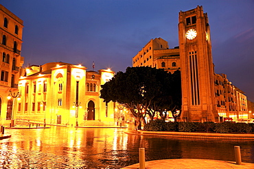 Place d'Etoile with Parliament building