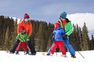 USA, Colorado, Telluride, Family skiing together