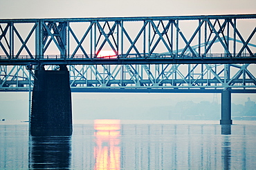 USA, Kentucky, Louisville, Sunrise by Ohio River