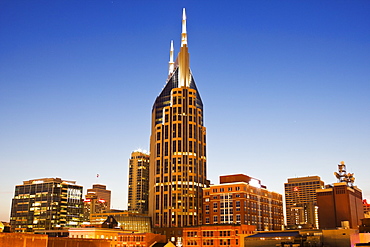 USA, Tennessee, Nashville, Evening skyline