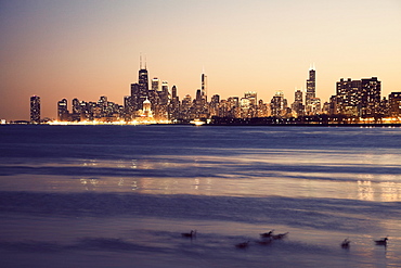 USA, Illinois, Chicago, Skyline at sunset