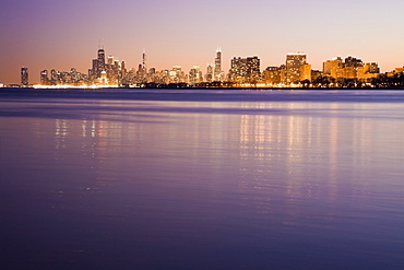 USA, Illinois, Chicago, City skyline over Lake Michigan