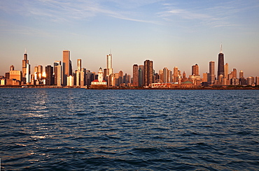 USA, Illinois, Chicago, City skyline over Lake Michigan