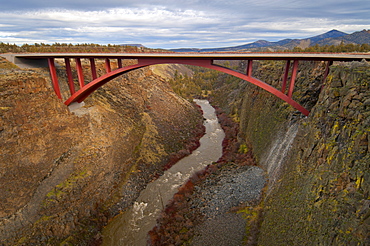 USA, Oregon, Bridge crossing Crooked River