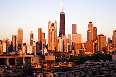 USA, Illinois, Chicago, City skyline at sunset