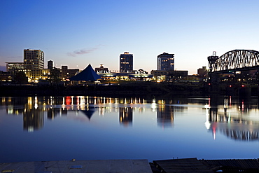 USA, Arkansas, Little Rock, Downtown skyline illuminated at night