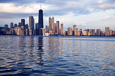 USA, Illinois, Chicago, City skyline over Lake Michigan