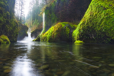 Punchbowl falls, Columbia Gorge oregon